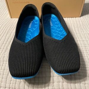 Vivaia black flats